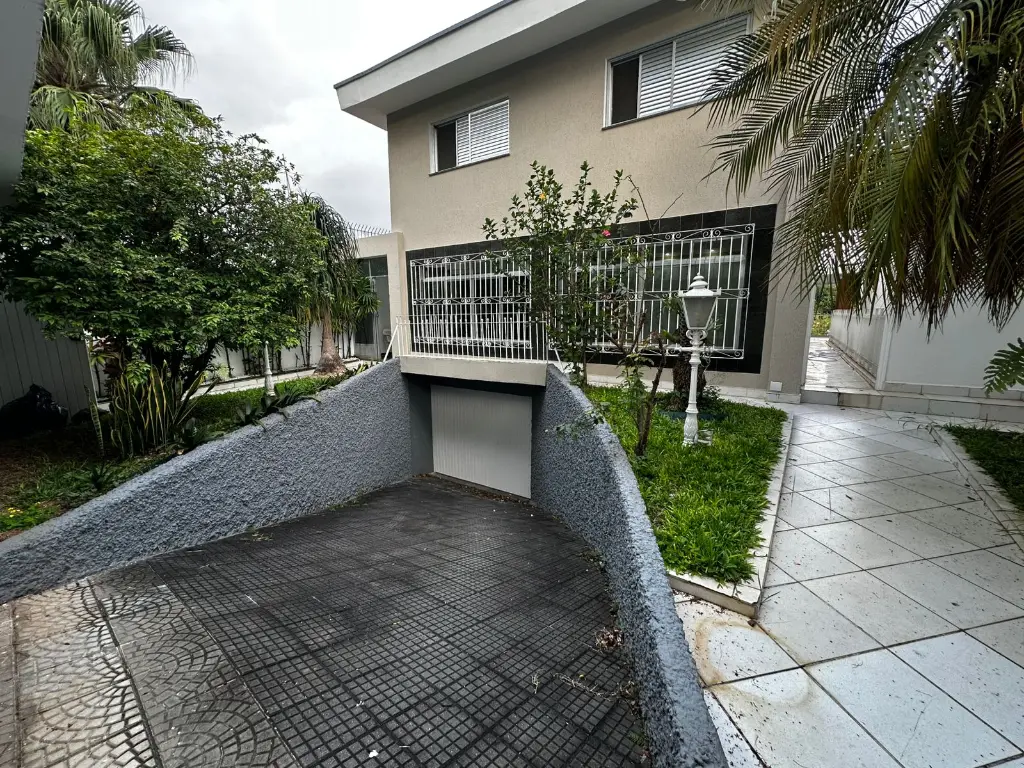 CASA COM 5 QUARTOS PARA VENDA NO JARDIM FLORESTA, TREMEMBÉ!