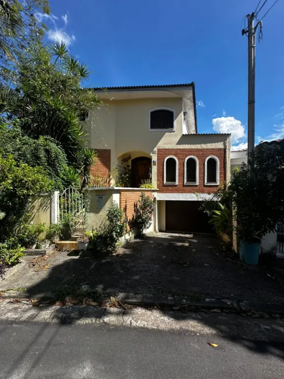 CASA NO ESTILO COLONIAL COM 4 QUARTOS PARA VENDA NO TUCURUVI!