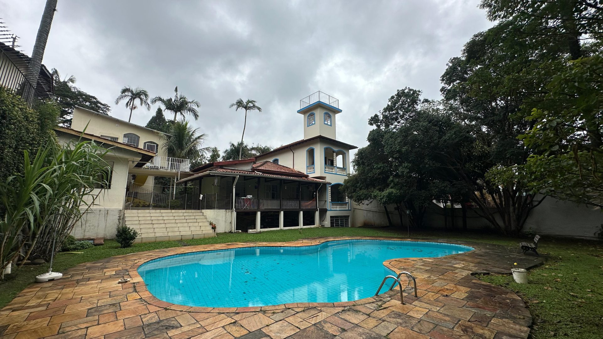 CASA DE 6 QUARTOS PARA VENDA NO JARDIM FLORESTA COM 1230 METROS QUADRADOS!