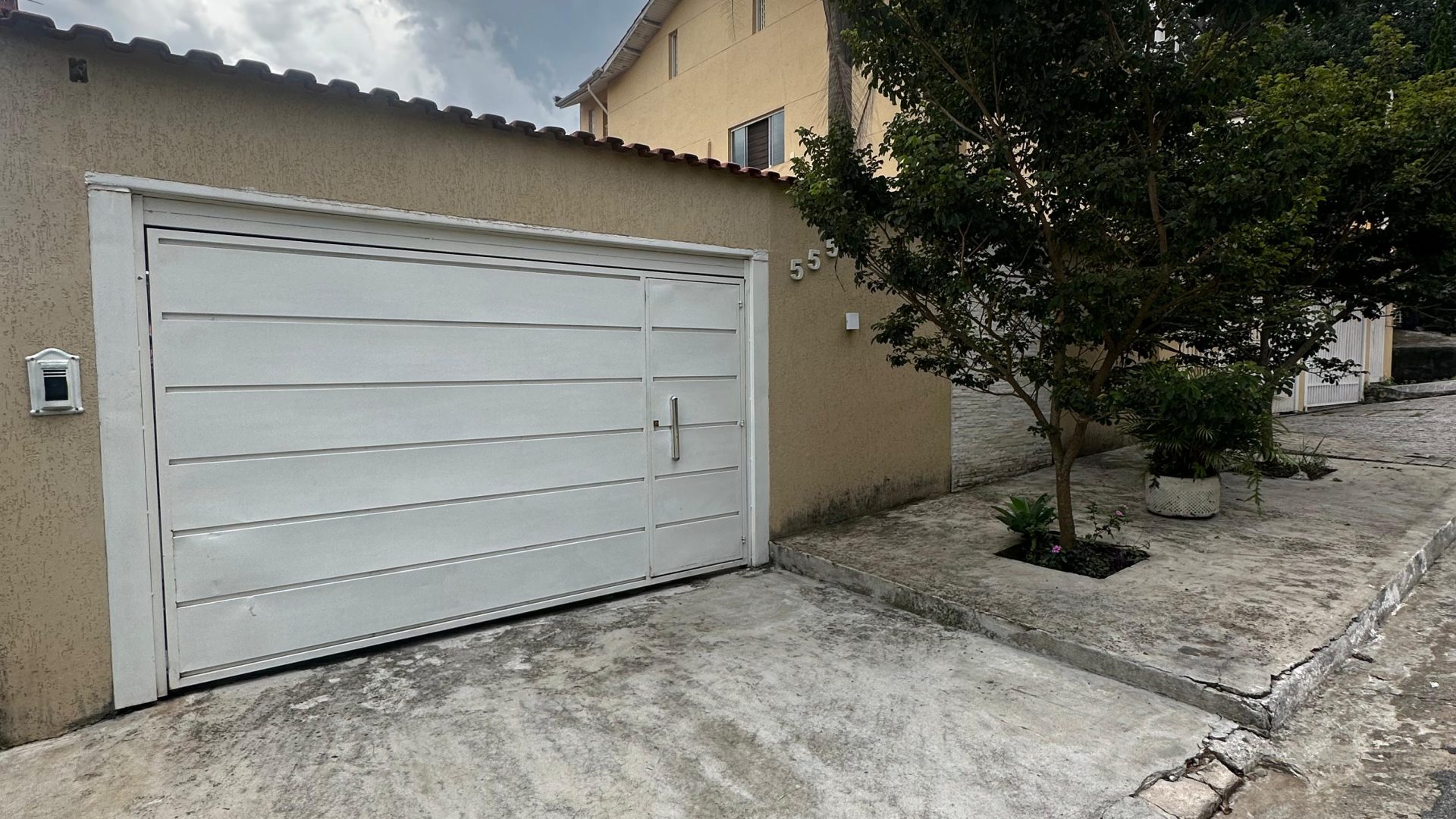 CASA DE 5 QUARTOS PARA VENDA NA VILA IRMÃOS ARNONI